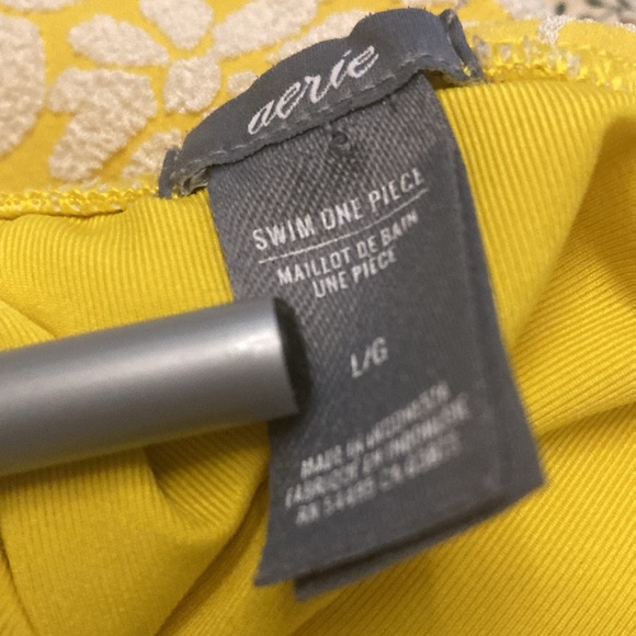 Aerie women’s one piece swim suit yellow w/ white floral design high cut - Picture 3 of 7